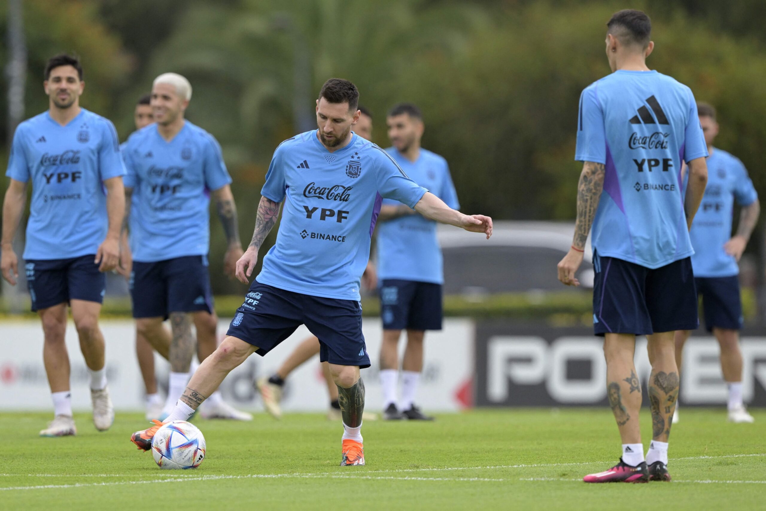 Thực hư chuyện Messi rút khỏi tuyển Argentina trước thềm World Cup