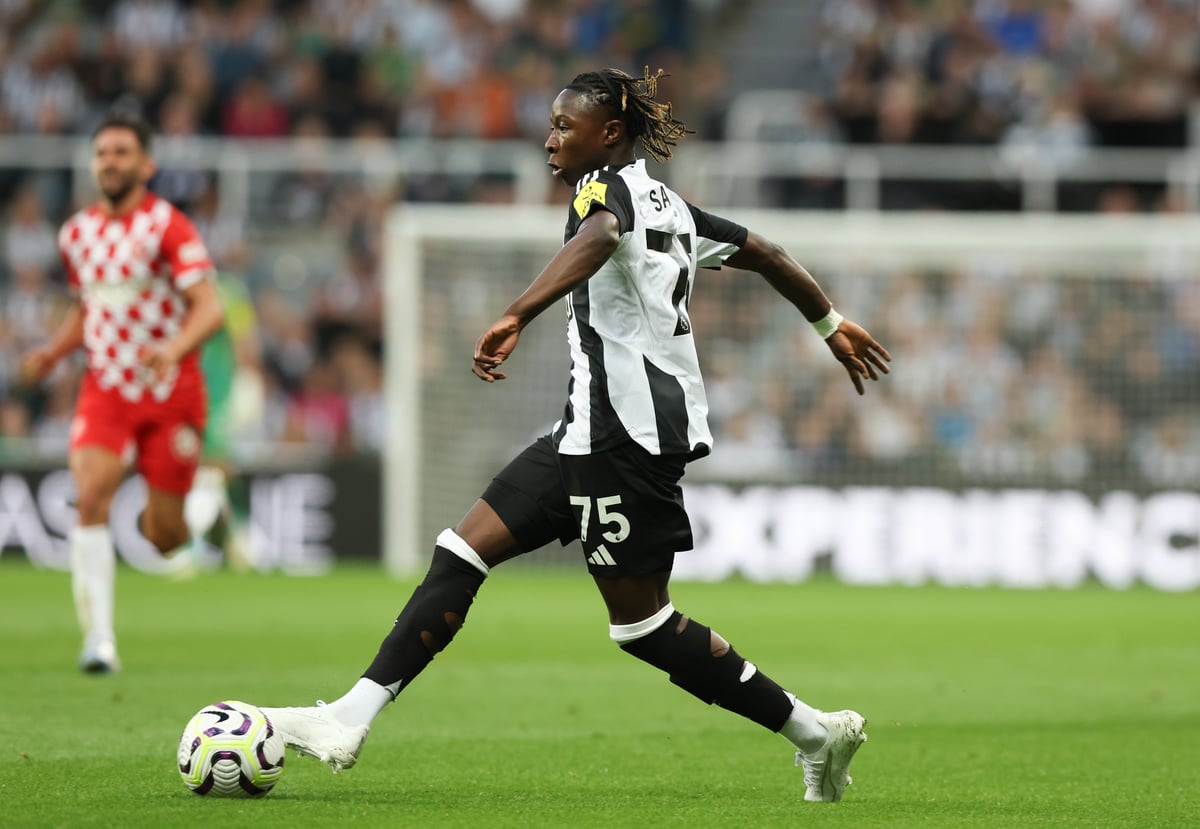Newcastle chiêu mộ thành công thần đồng Josh Kenchington
