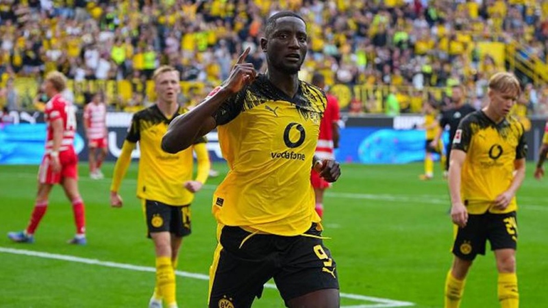 Borussia Dortmund đã thể hiện sức mạnh vượt trội khi đánh bại Union Berlin với tỷ số 3-0