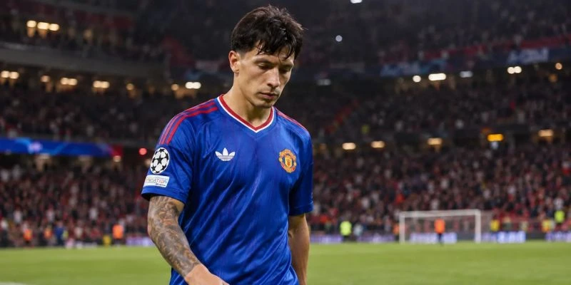 Lisandro Martinez chỉ trích cách quản lý của MU