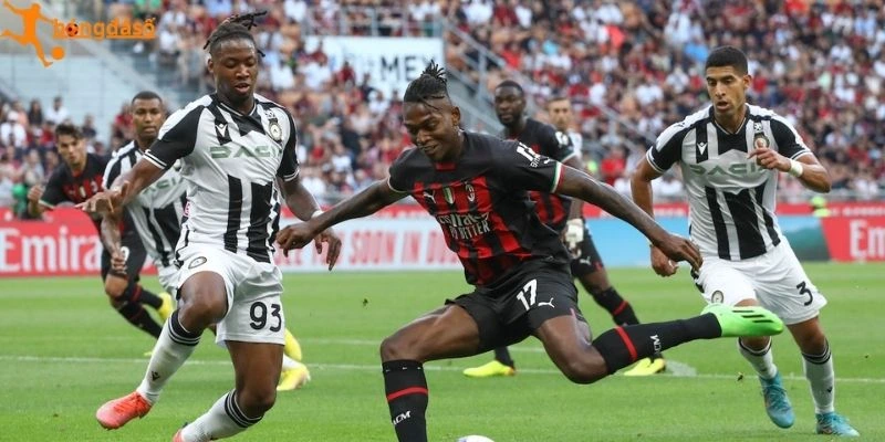Udinese và AC Milan có cuộc chạm trán kịch tính